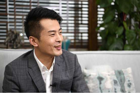 辛巴是怎么火起来的，辛巴个人资料介绍，他到底是什么身家！