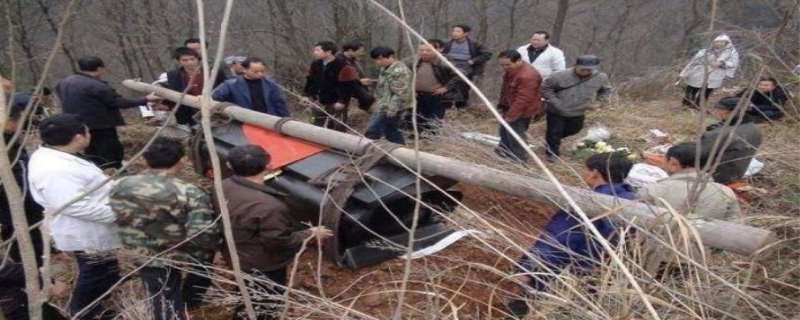 下葬注意忌讳哪些,下葬下雨是什么兆头 下葬注意忌讳哪些,下葬下雨是什么兆头