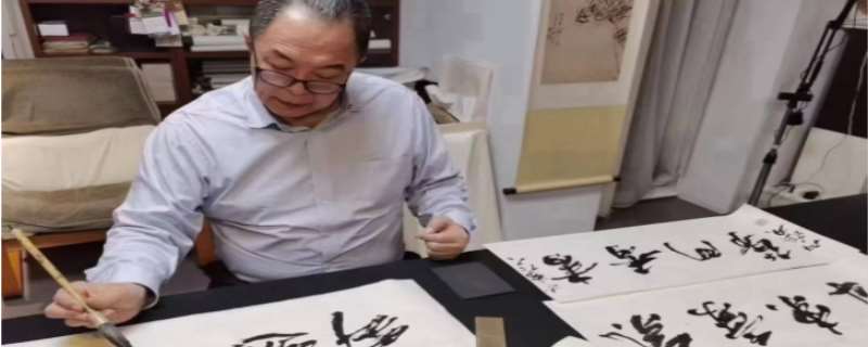 张铁林书法属于什么水平  张铁林为什么要加入英国国籍