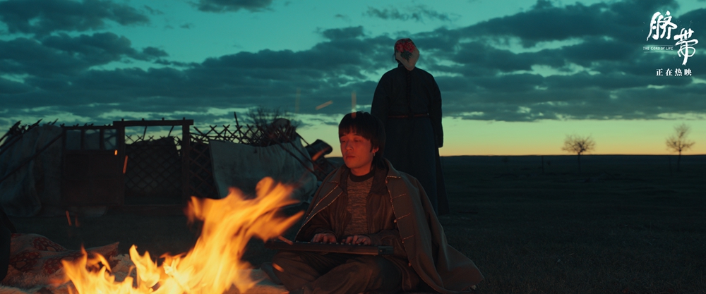 电影《脐带》曝“笑着告别”片段 高分催泪疗愈之作正在热映 电影《脐带》曝“笑着告别”片段 高分催泪疗愈之作正在热映